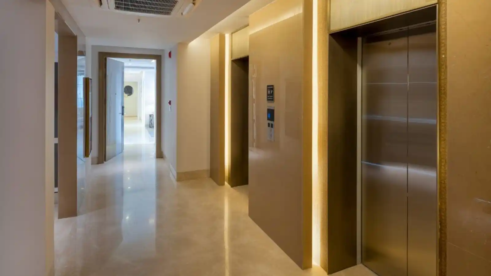 DLF-Ultima-Apartments-In-Sector-81-Gurgaon-Lift